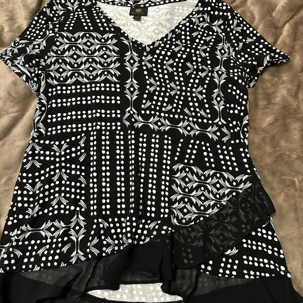 JM Collection Black and White Short Sleeve Top worn and washed once